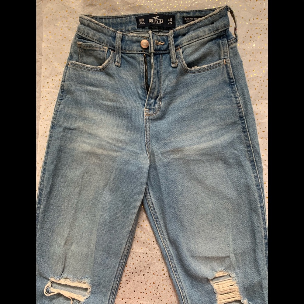 Hollister ultra high rise mom jean  🌟